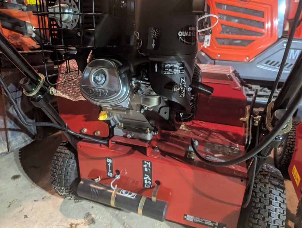 20" Toro 23508 hydraulic slit seeder