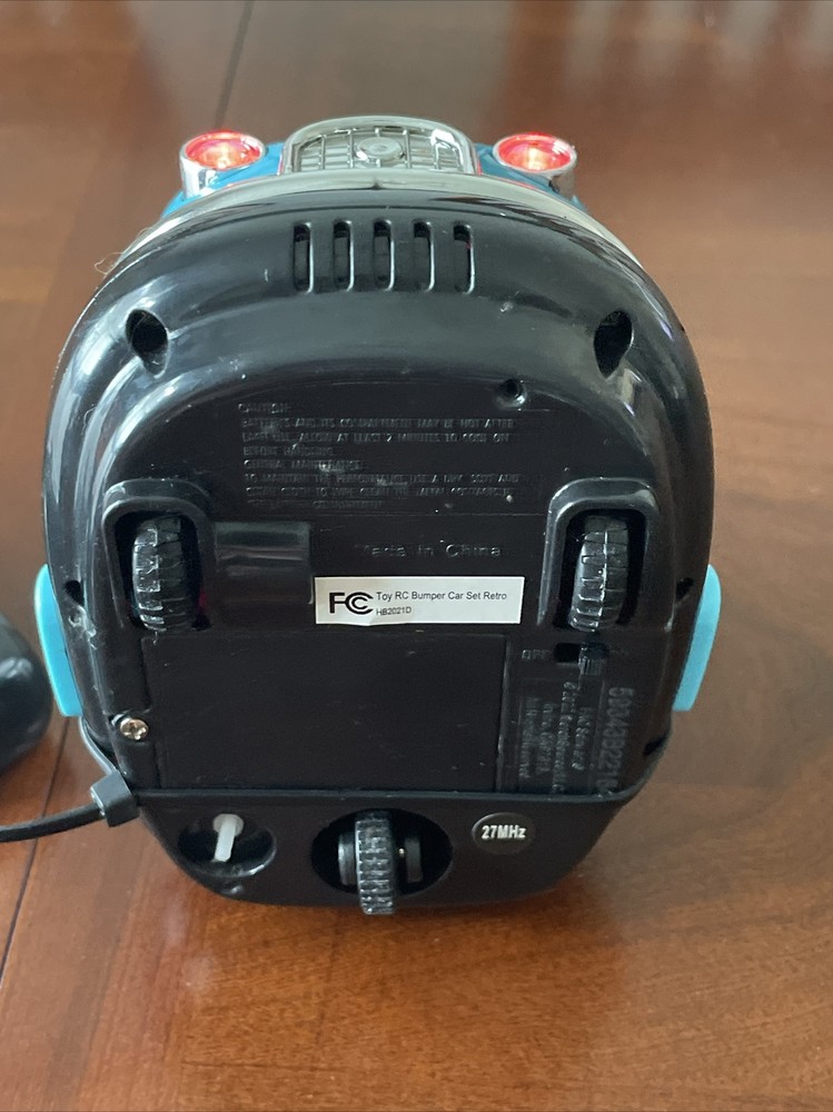 FAO Schwarz Remote Controlled Bumper Car RC Blue single controller & Red Driver