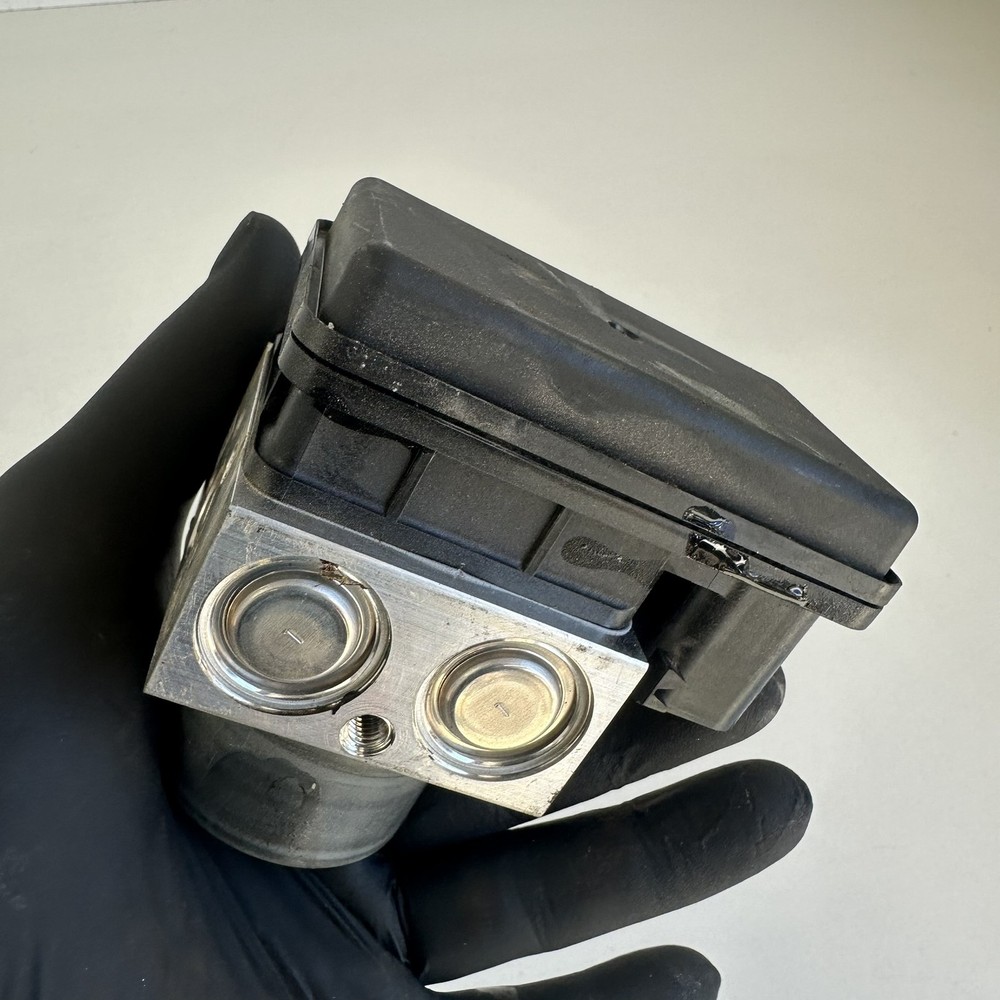 Royal Enfield Interceptor 650 2020 ABS pump modulator controller block unit