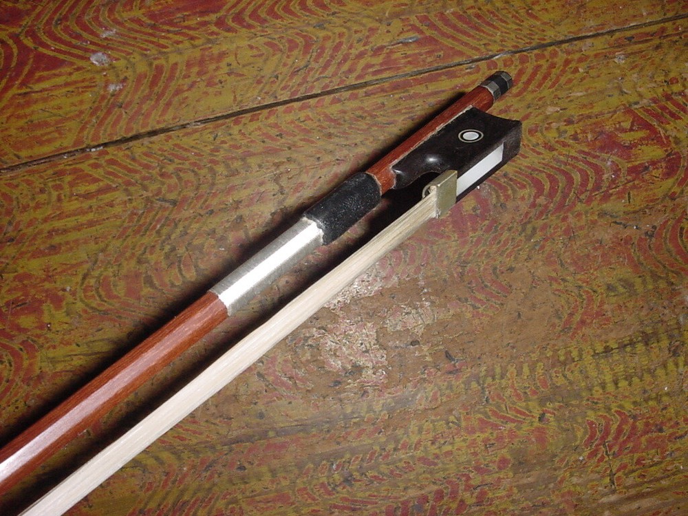 VINTAGE  OCTAGONAL VIOLIN BOW  27 3/8 "  length  55 grams
