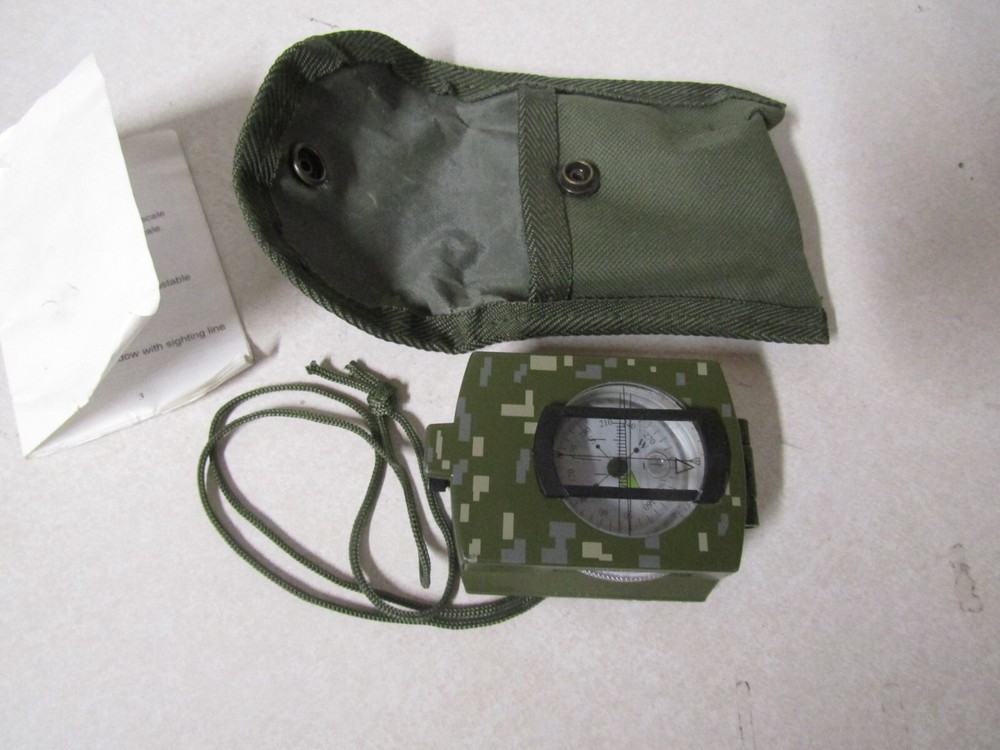 MILITARY GERMAN OR BRITISH MADE COMPASS PRIMATIC WITH CASE