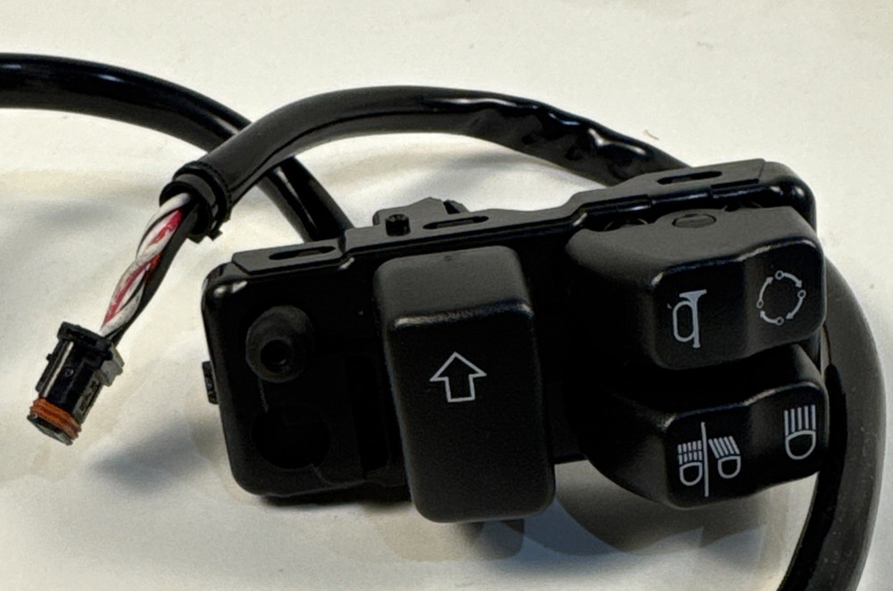 HARLEY DAVIDSON GENUINE LEFT HANDLEBAR SWITCH CONTROL ASSEMBLY 71500132