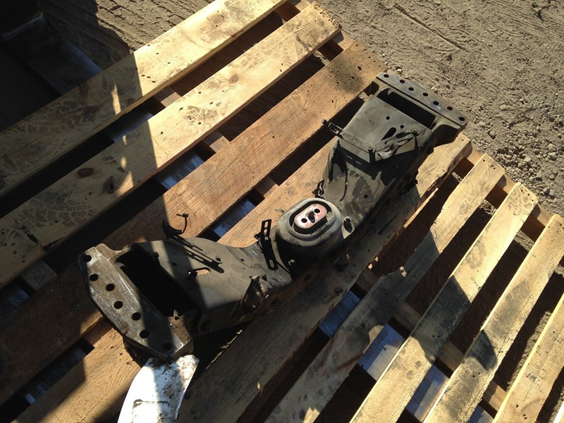 2008 Cummins ISX DPF Engine Mount (548-11113)