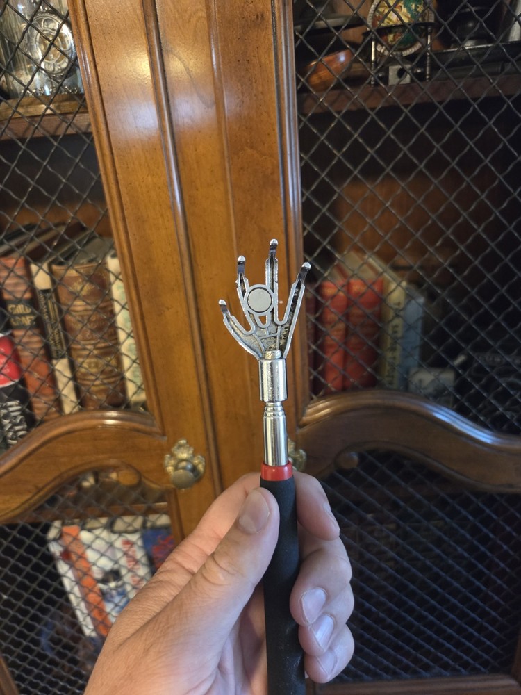 Telescopic Magnetic Back Scratcher Pick Up Handy Tool
