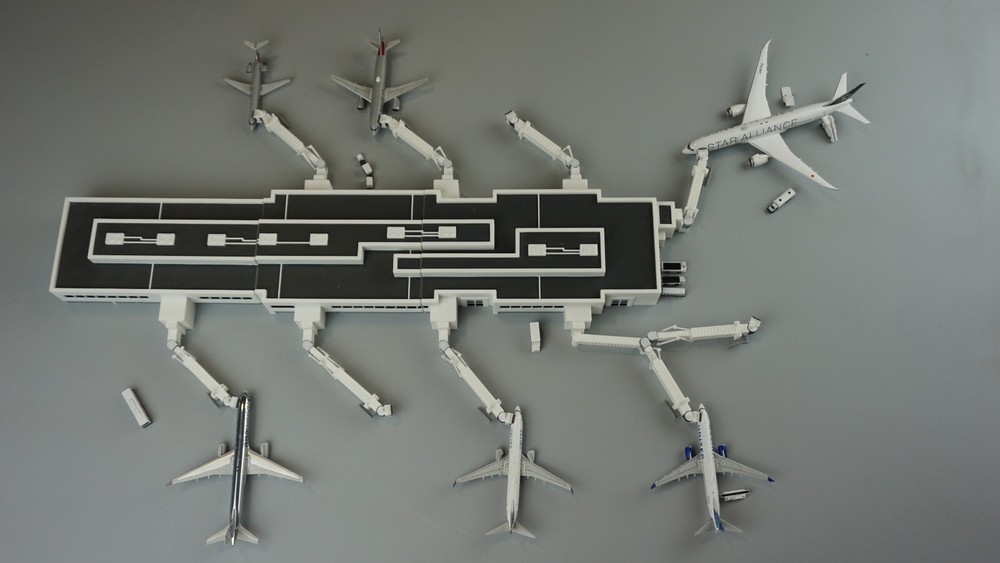 1:400 Model Airport Terminal | Concourse | Clipper Models