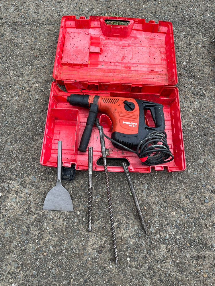 Hilti Hammer Drill TE 50 with 4 bits