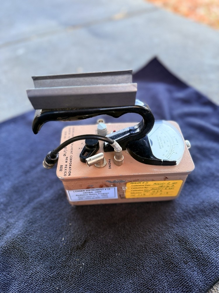 Vintage Eberline Model E-120 Geiger Counter – University Floor Model  Powers On