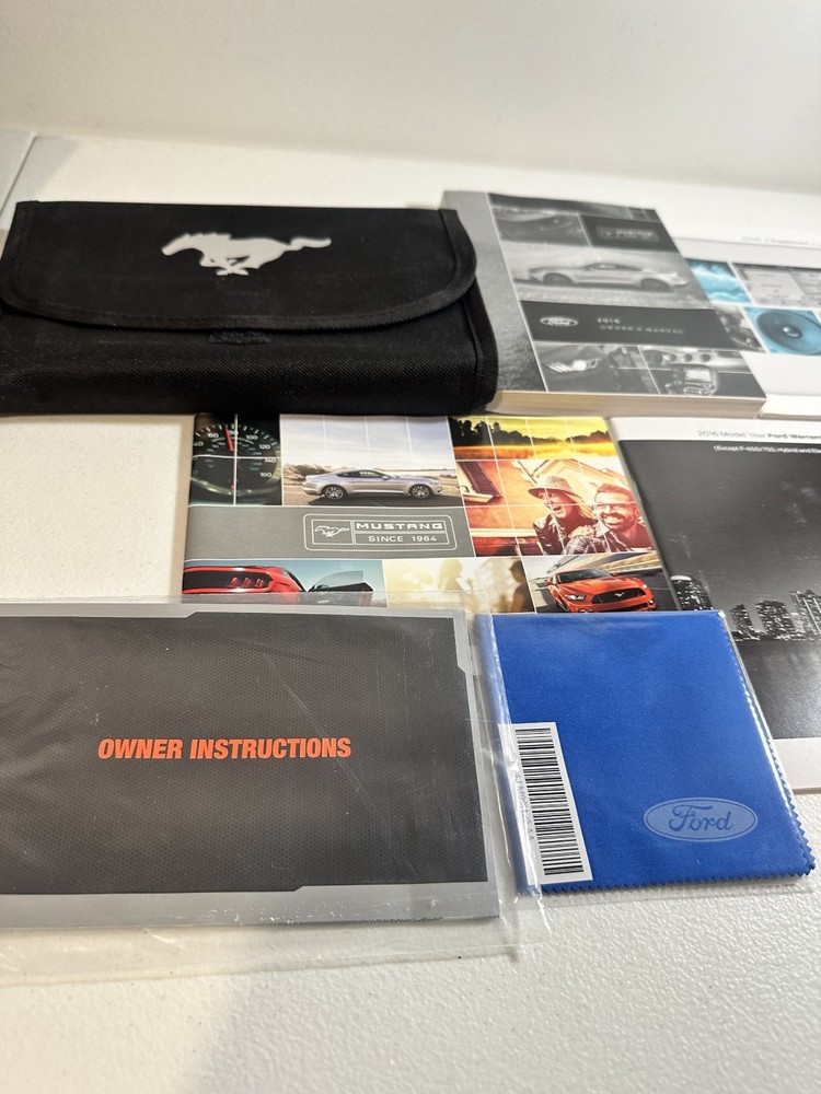 2016 Ford Mustang Owner's Manual Set