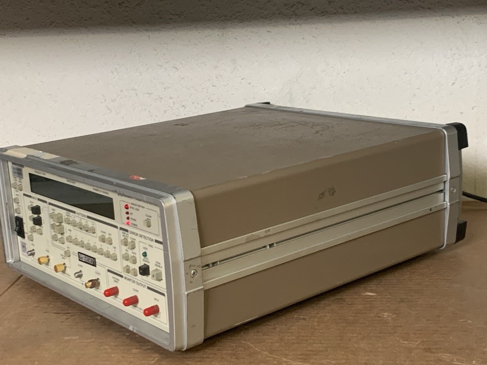 Genuine Tektronix / Microwave gigaBERT 700 Analyzer