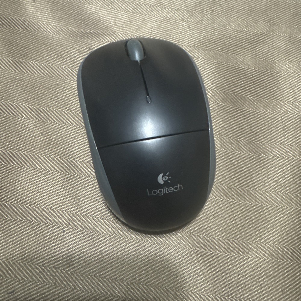 Logitech K330 Wireless Keyboard (Unifying Receiver and Mouse included)