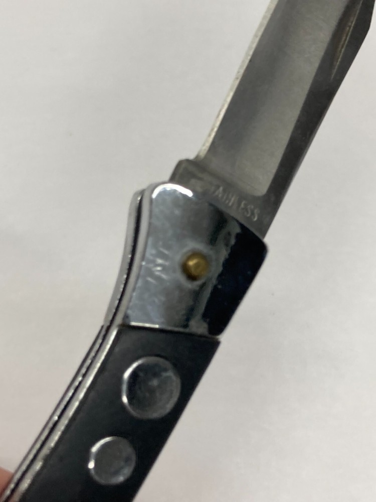 Sleek Black Folding Lockback Knife w/Plain Blade PK9516BK