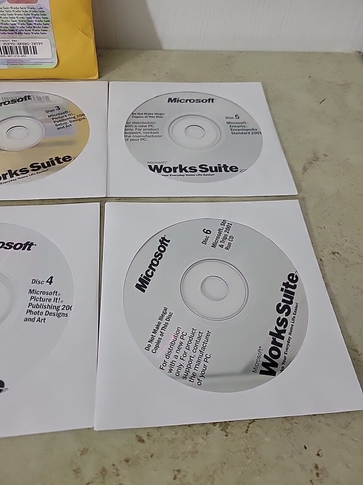 Microsoft Works Suite Software 2001 Disks 1 - 6 VINTAGE TECH (PC)
