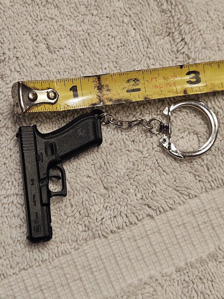 GLOCK 9 mm Firearm Key Chain new