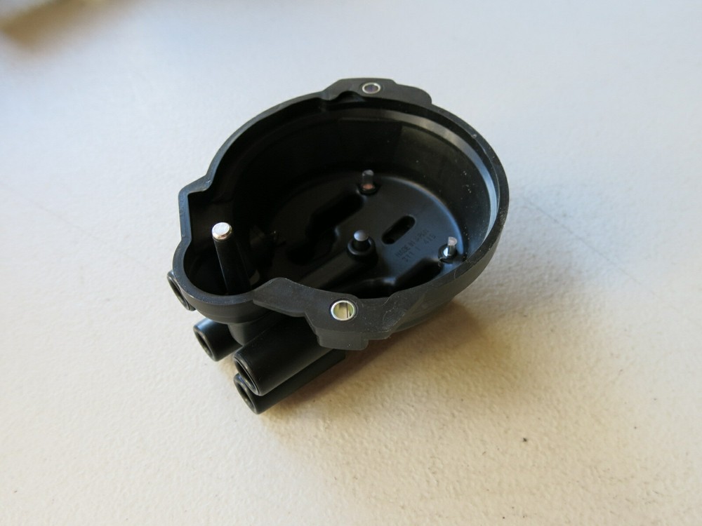 Bosch Distributor Cap fits 1993-1994 Ford Mazda (03394)
