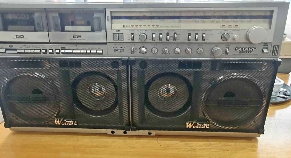 Double Cassette Boombox Sharp GF 777