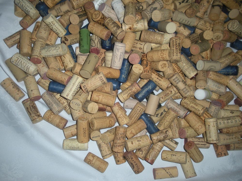APPROX. 370 WINE CORKS