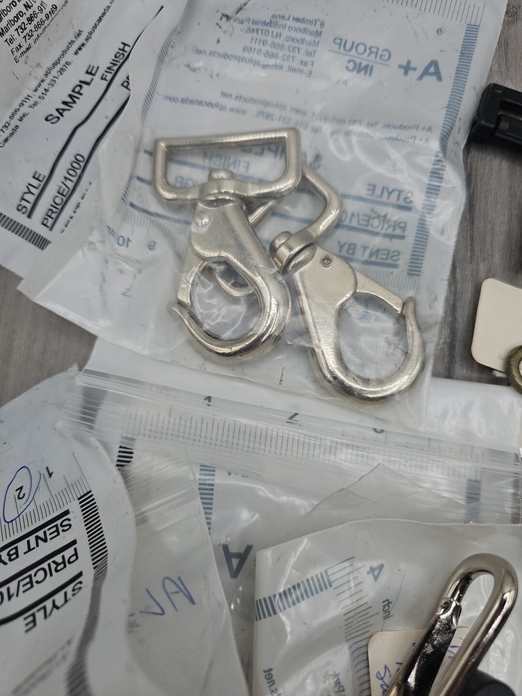 59ish Misc Snap hooks Metal, Plastic