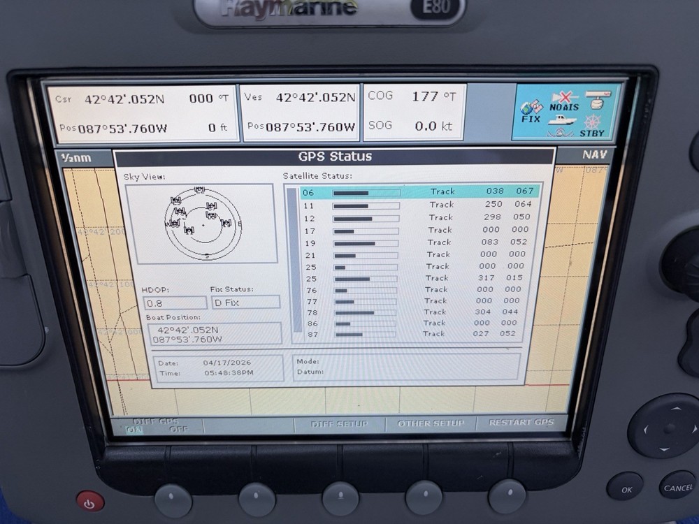 Raymarine E80 Classic GPS Chartplotter Multifunction Display W/ Cover; Tested