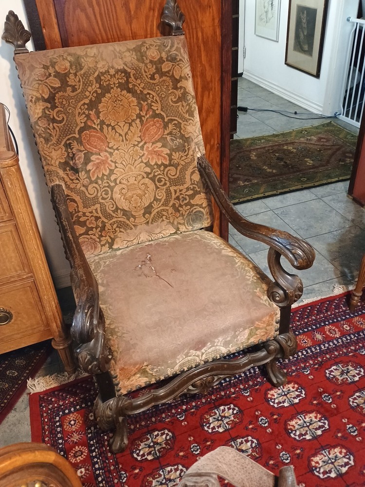 vintage chairs Throne Style 1900c