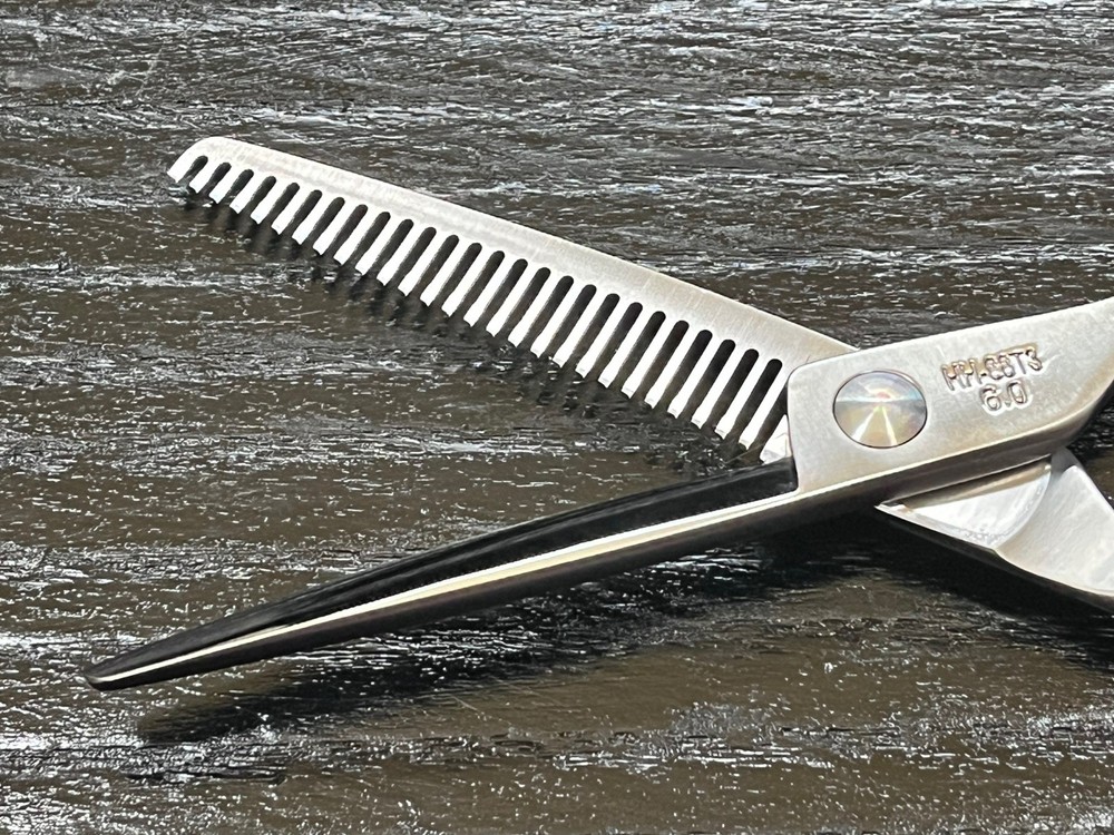 HATTORI HANZO HH-88T3 6.0” TEXTURIZING RIGHT HAND SHEAR
