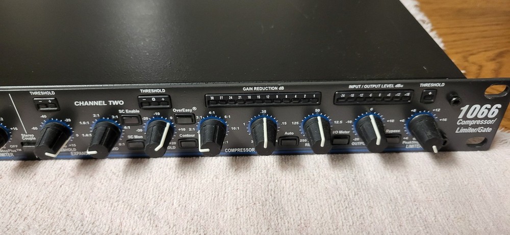 DBX 1066 Dual Compressor Gate Limiter (C)