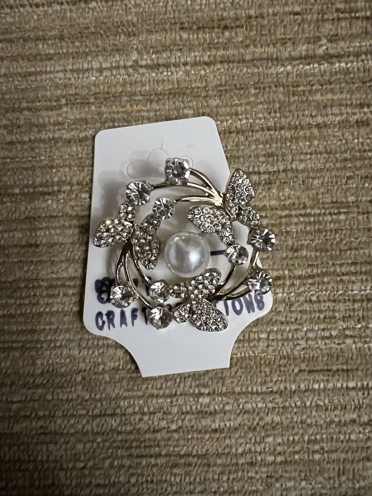 Decorative pearl and butterfly Brooch