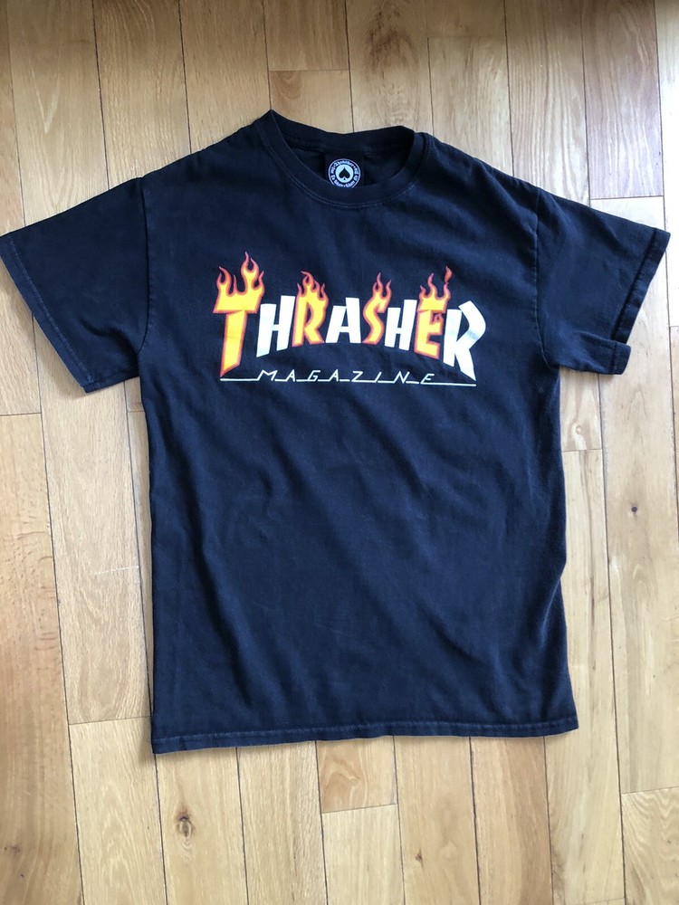 Thrasher Black Tshirt with flames Size S