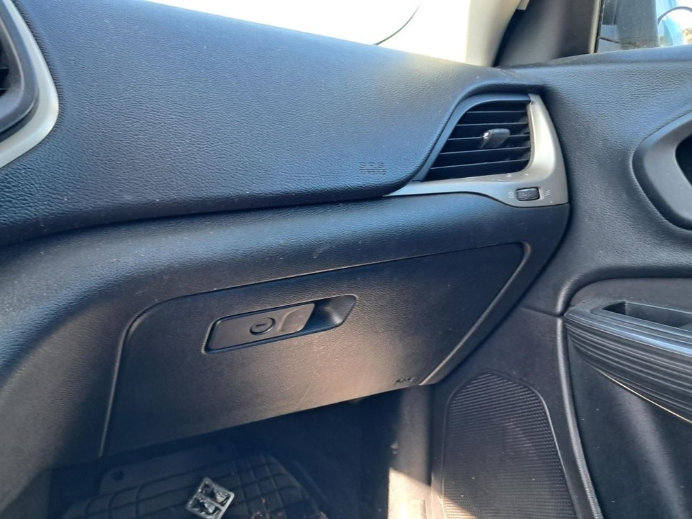 CHEROKEE 2015 Glove Box 4863443