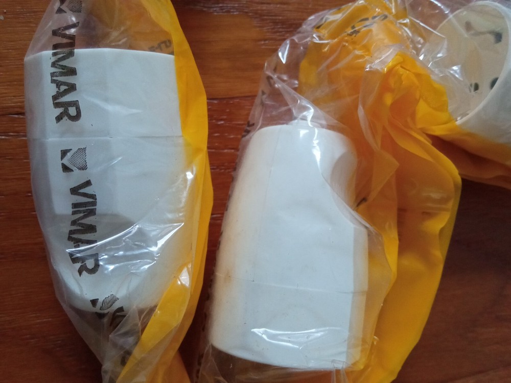 SOCKET 2P+T 16A P30 AXIAL WHITE - VIMAR 00224.B