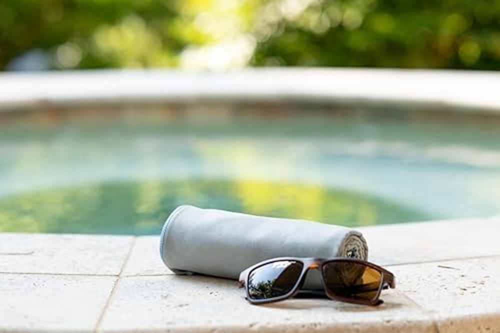 Cruise - Lightweight Beach Towel - Microfiber, Thin, Compact, Quick-Dry, Sand...