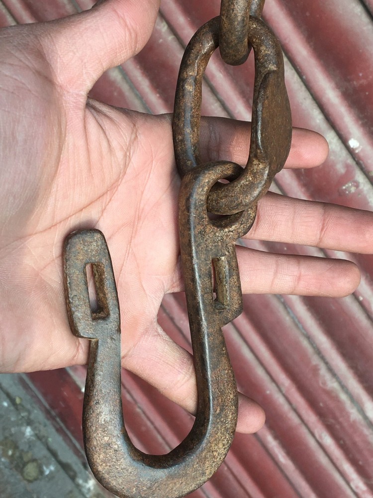 OLD VINTAGE HANDMADE RUSTIC IRON SOLID MULTIPURPOSE HANGING CHAIN WITH TWO HOOK