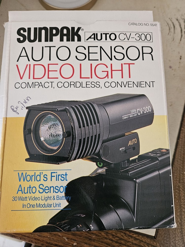 Auto Sensor Video Light  Sunpack Auto  CV-300