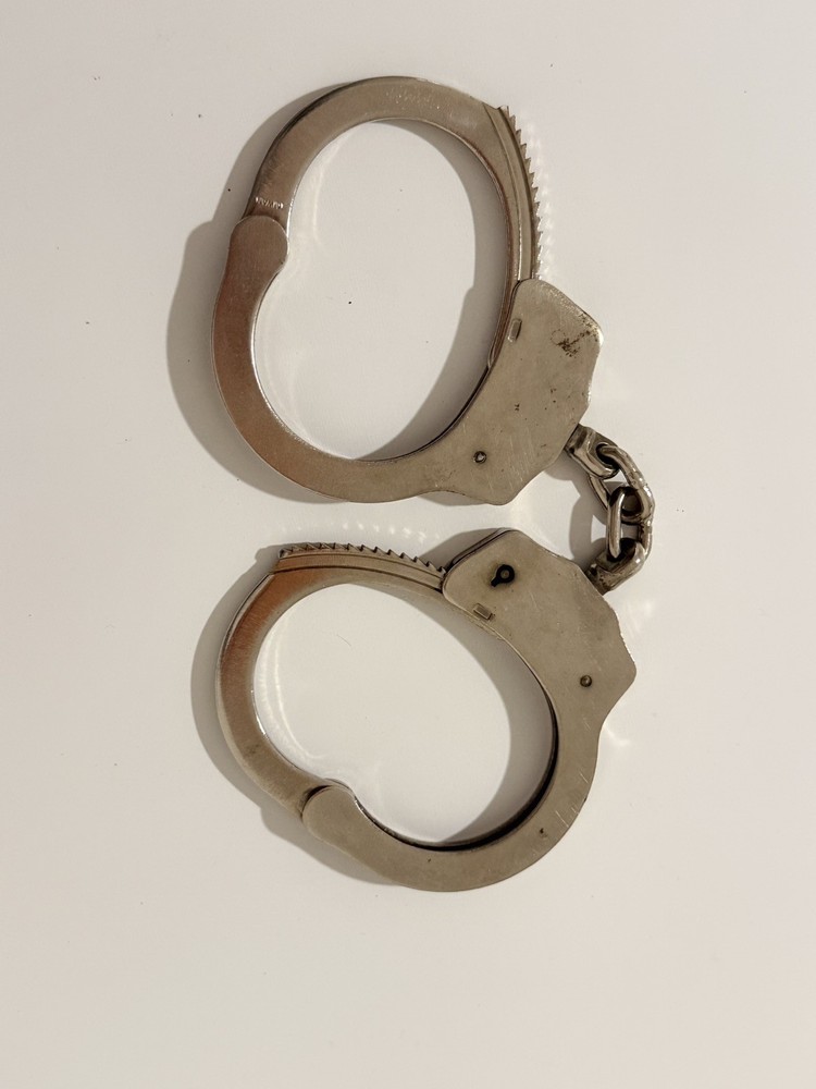 Handcuffs Taiwan - Nickle Plated No Key