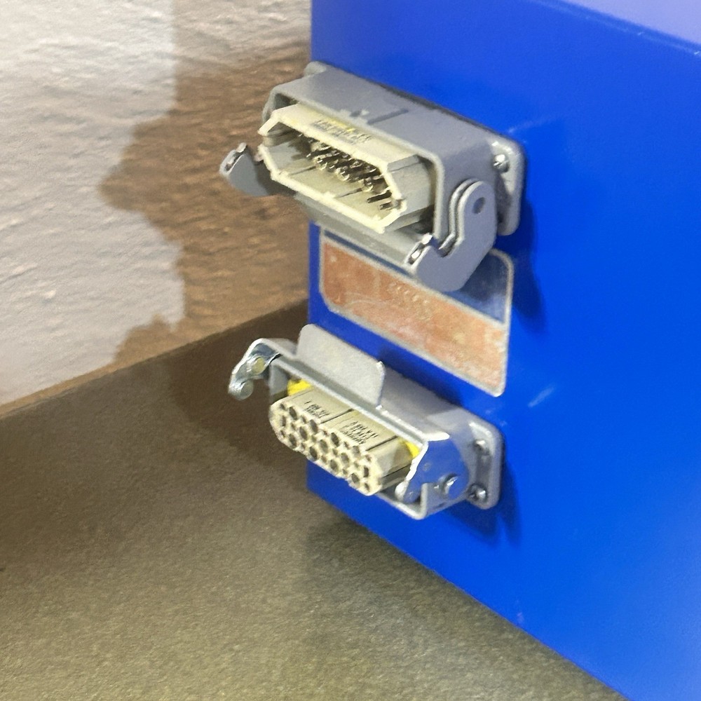 DME 8 Zone Hot Runner Controller. Without card modules