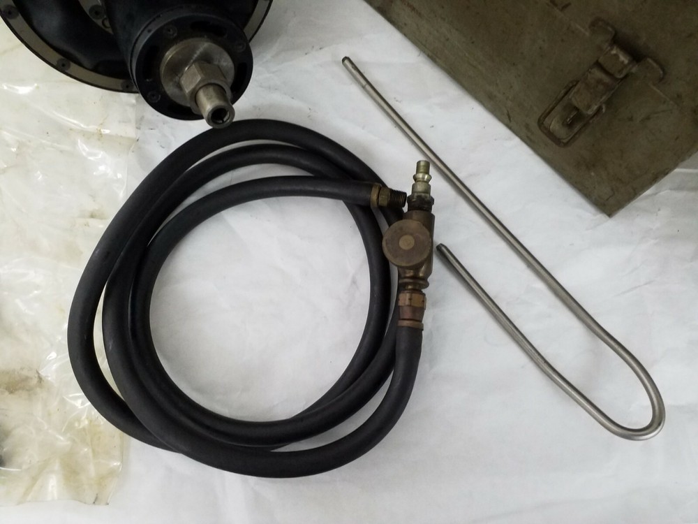 THREADWELL GRIND-A-MATIC GRINDER WITH METAL CASE