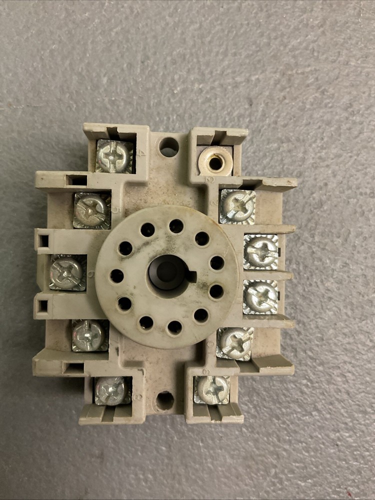 DAYTON RELAY SOCKET 6X156F - ECS