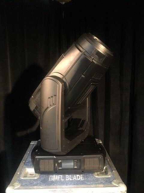 Robe BMFL Blade 40.000 lm 5° - 55° zoom range circular and linear prism
