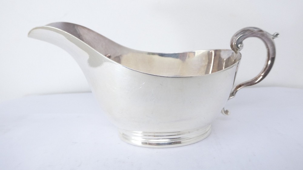 Cream Jug Silver Plated Decorative Handle William Hutton