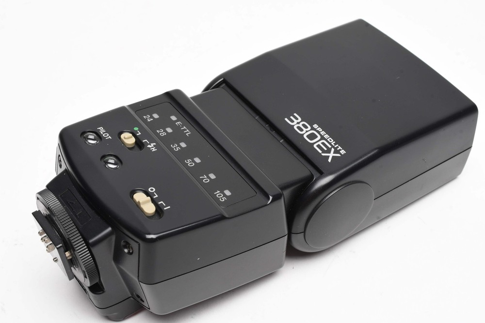 Canon Speedlight 380EX flash, fully tested, Nice! w/Pouch, manual and diffuser