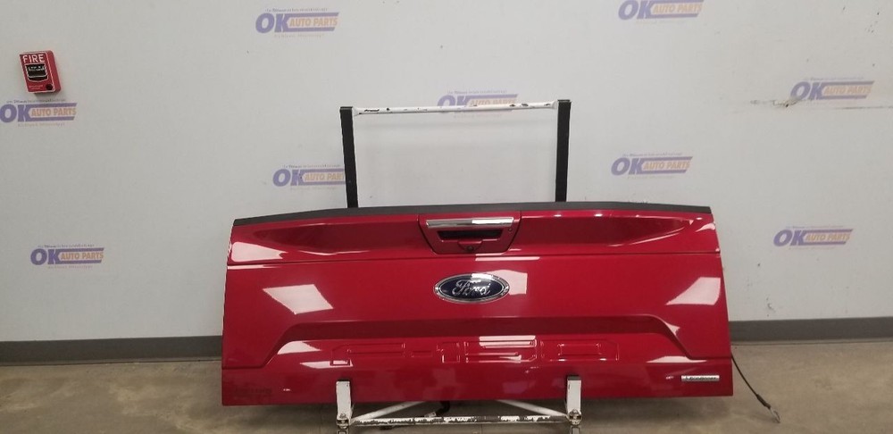 20 FORD F150 REAR TAILGATE ASSEMBLY WITH STEP AND REMOTE RELEASE OPTIONS RED