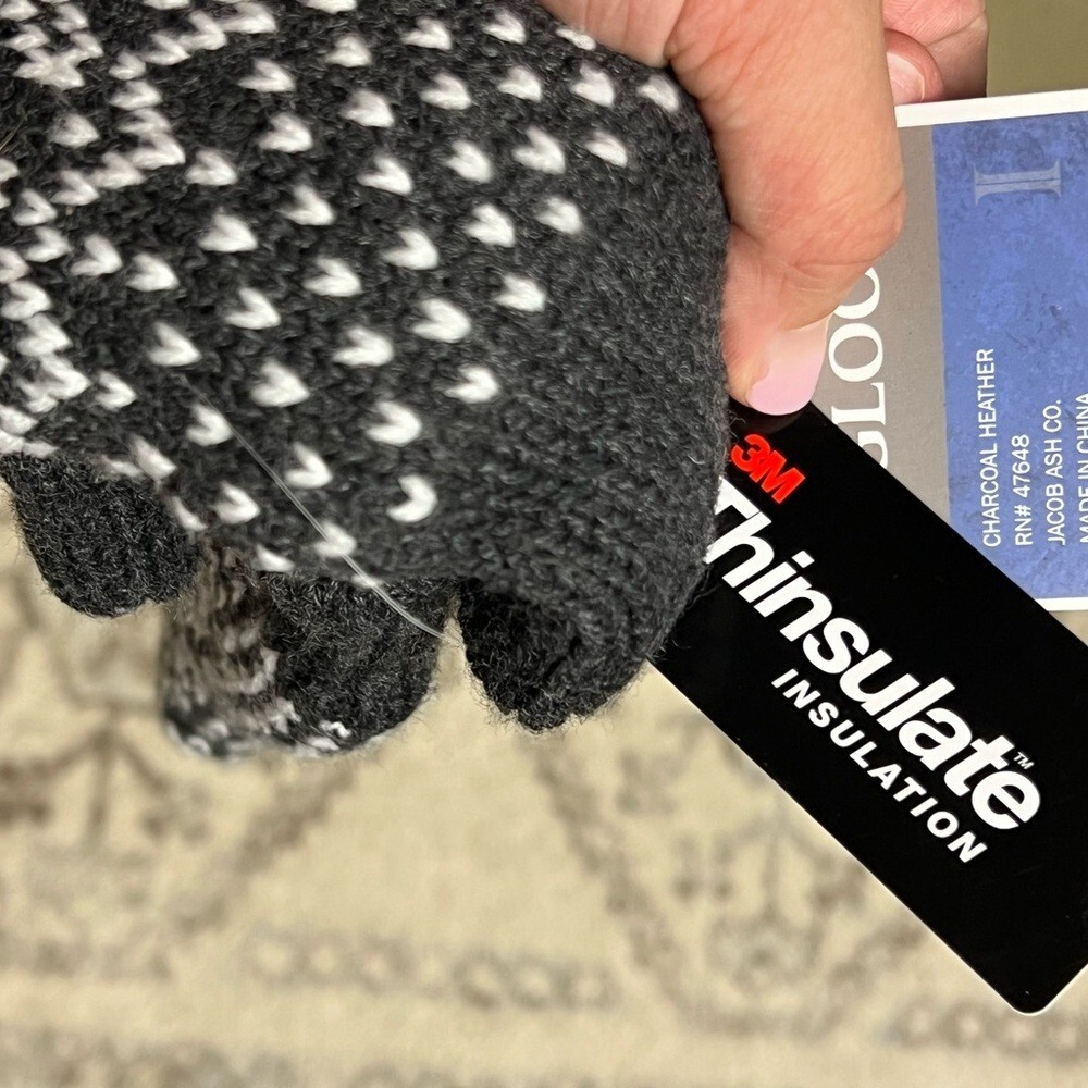 Igloos Black and White Snowflake Mittens