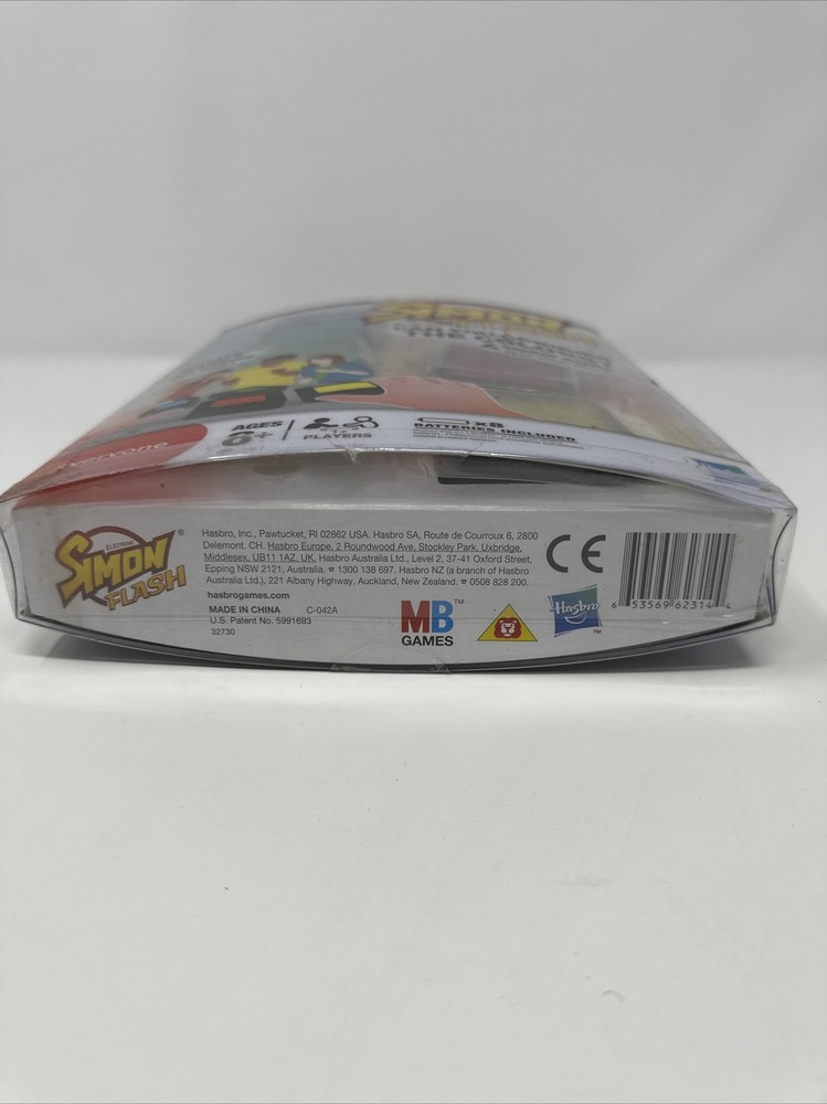 New Hasbro Electronic Game Cubes Simon Flash Game