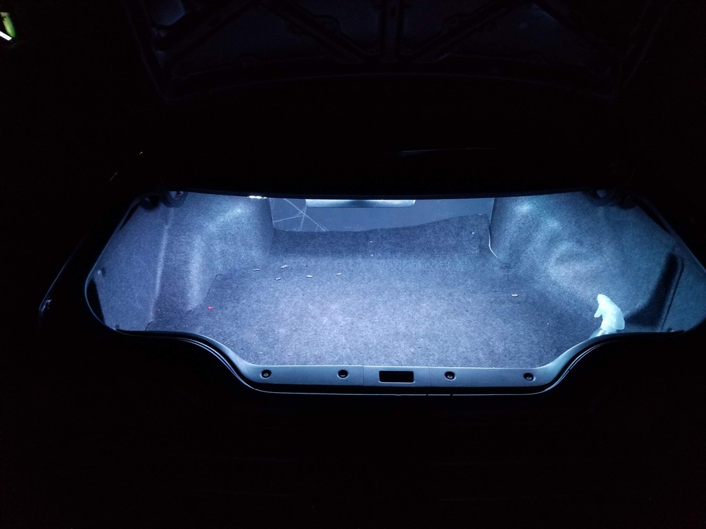 Lexus IS300 LED Trunk Light Strip Plug and Play