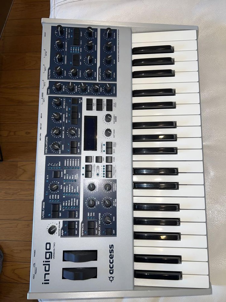 Accesss virus indigo2 Synthesizer Keyboard