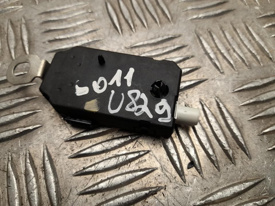 Antenna Amplifier Tesla Model 3 2022 107973500A