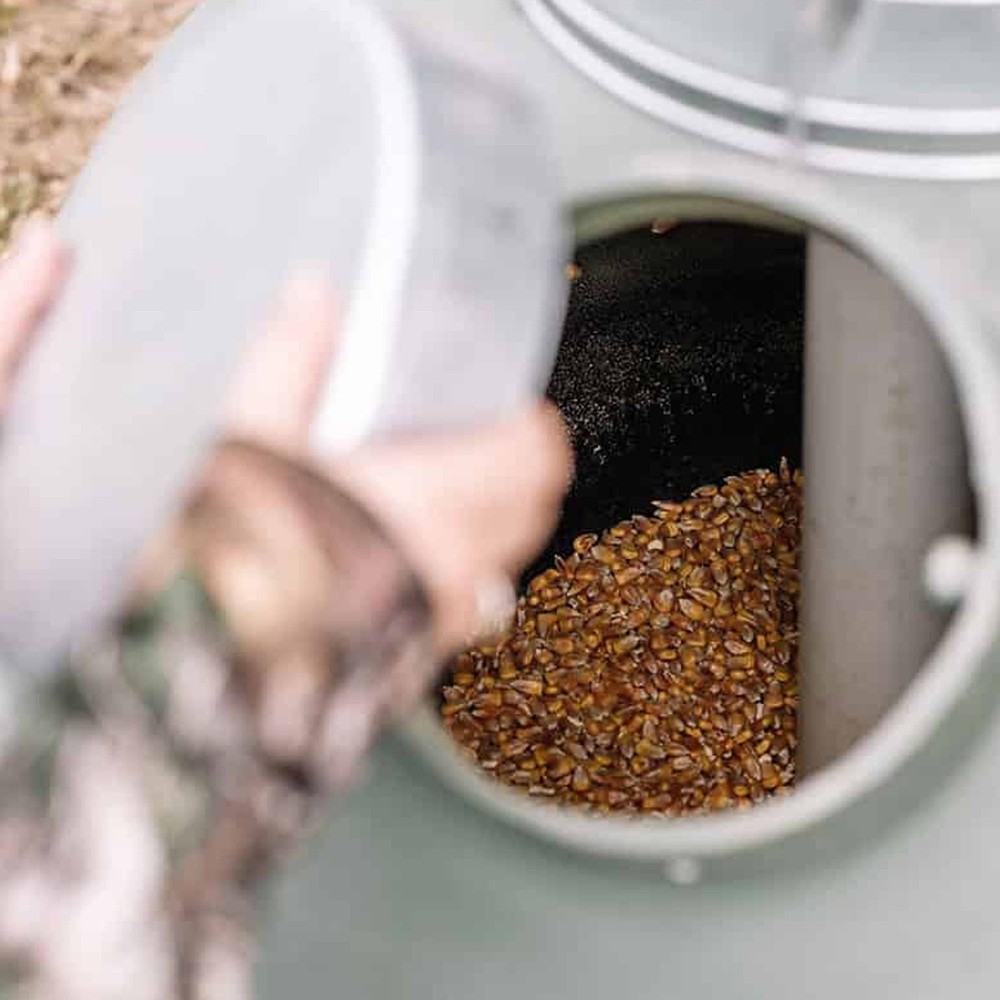 Capsule Feeder 100lb.