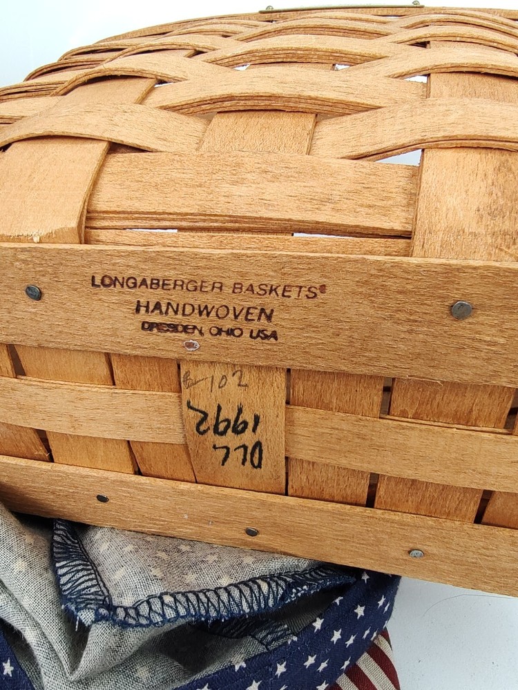 Longaberger 1992 Edition #10014 Dresden Basket w/Fabric