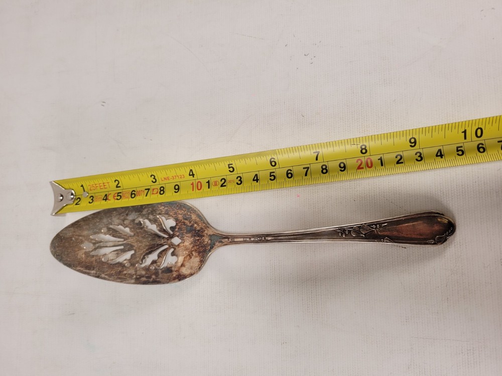 Rogers A1 Plus Heather Meadowbrook Cake Pie Server Oneida Silverplate Heart Leaf
