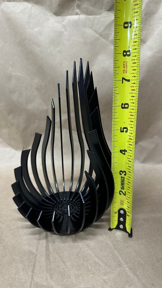 Cube Collection Ellipse Iron Candle Holder