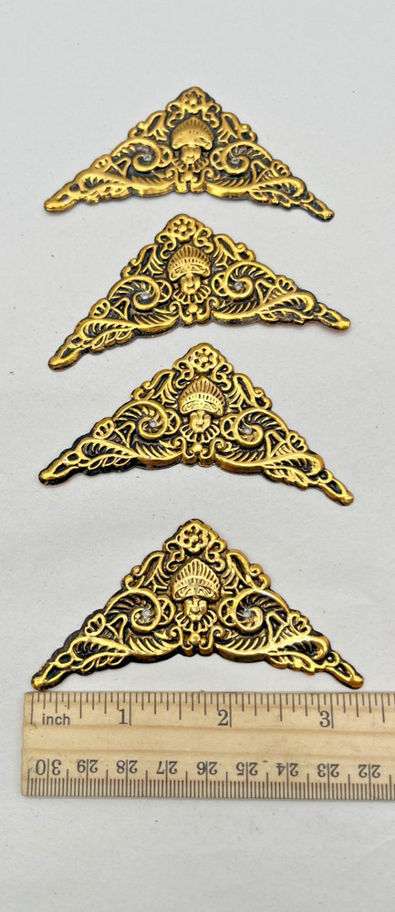 Case Pressed Brass Corner Accent Pieces. Set of 4. (CM87-9779)